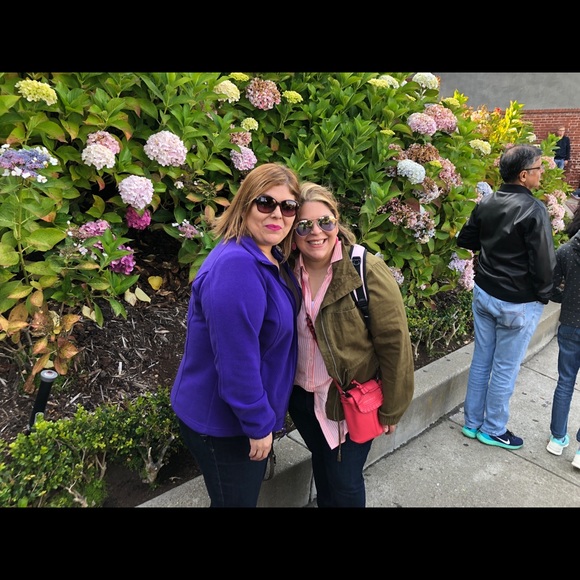 CLOSET CLEAROUT - Picture 7 of 8